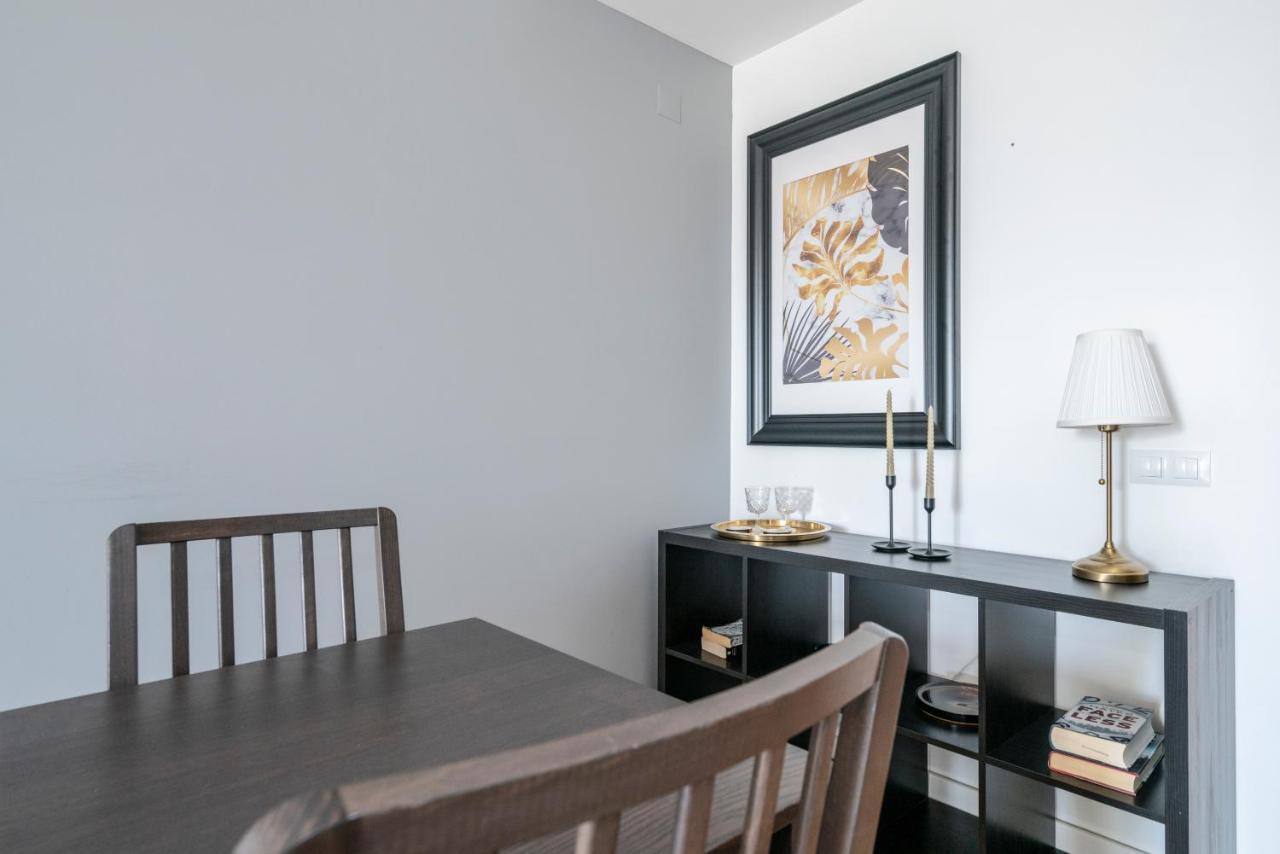 Bright & Spacious 2 Bed Flat 2 Bath W Garage In Lagos Marina Luaran gambar