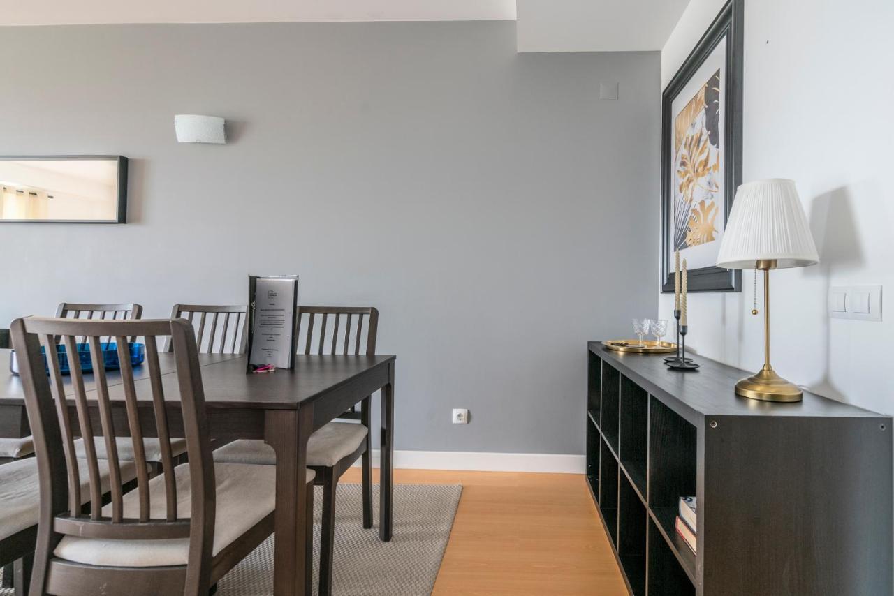Bright & Spacious 2 Bed Flat 2 Bath W Garage In Lagos Marina Luaran gambar
